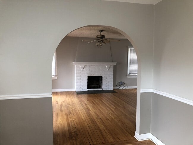 Building Photo - 338 Tonti St