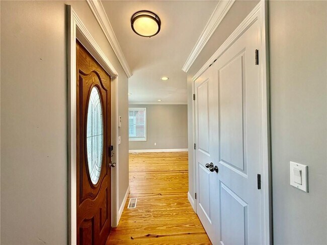 Foto del edificio - 52 Bedlow Ave
