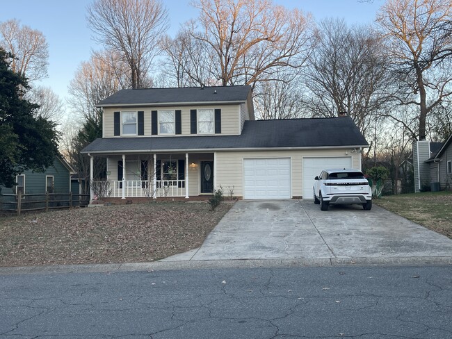 Foto del edificio - 6016 Loch Arbor Ln