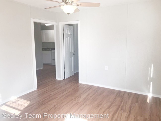 Building Photo - 2 br, 1 bath House - 1010 Tucker St.