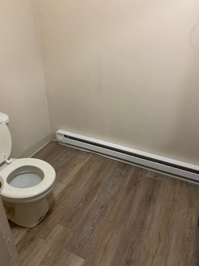 Bathroom - 63 Wilson St