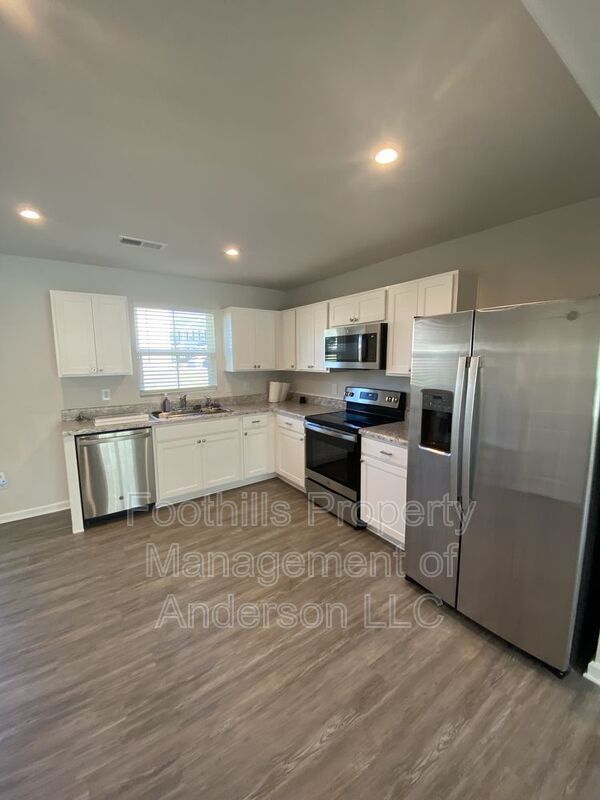 Building Photo - 171 Nicklaus Dr