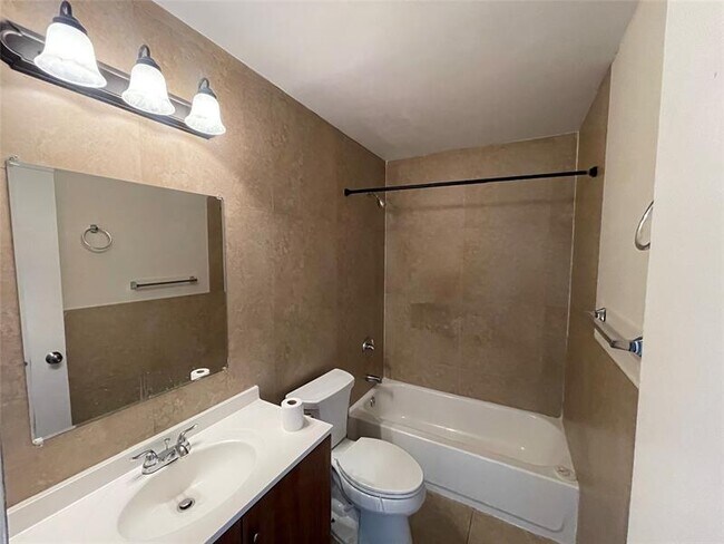 Foto del edificio - 607 NE 29th Dr