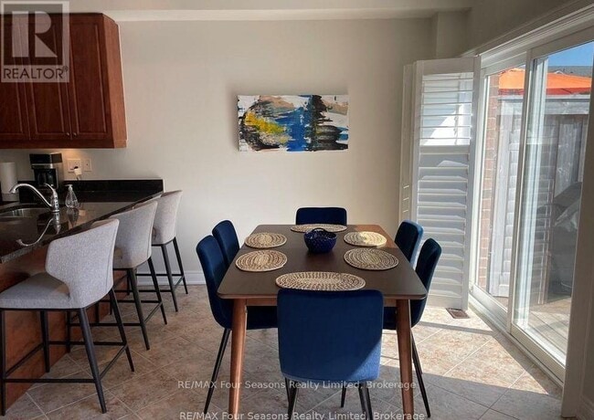 Building Photo - 29 N Maple St