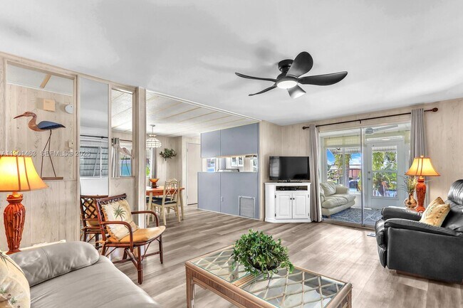 Building Photo - 8191 SE Homestead Ave