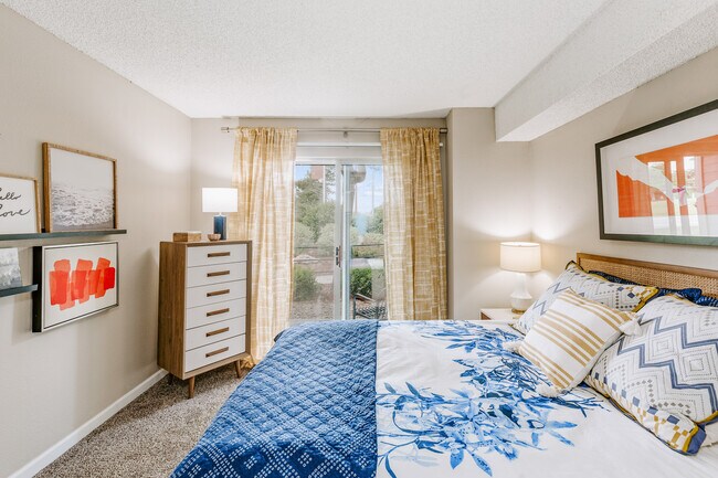 Sloan�s Lake Apartments Apartments Lakewood, CO