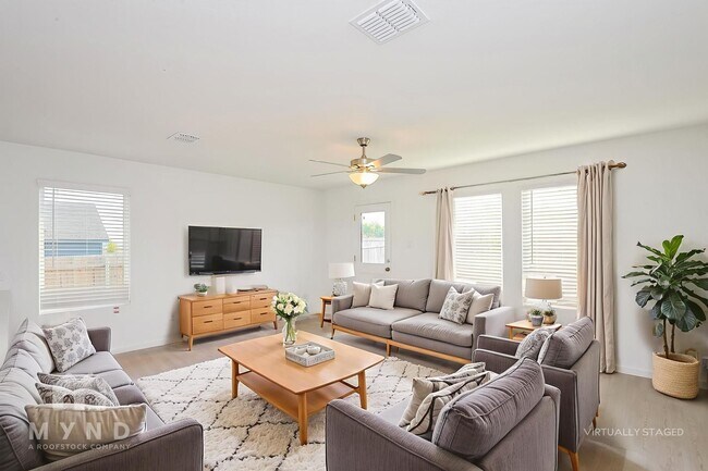 Foto del edificio - 2724 Mistwood Dr