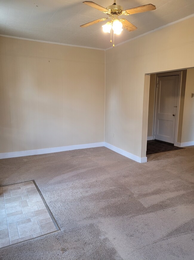 13 W Broadway, Etters, PA 17319 Townhome Rentals in Etters PA