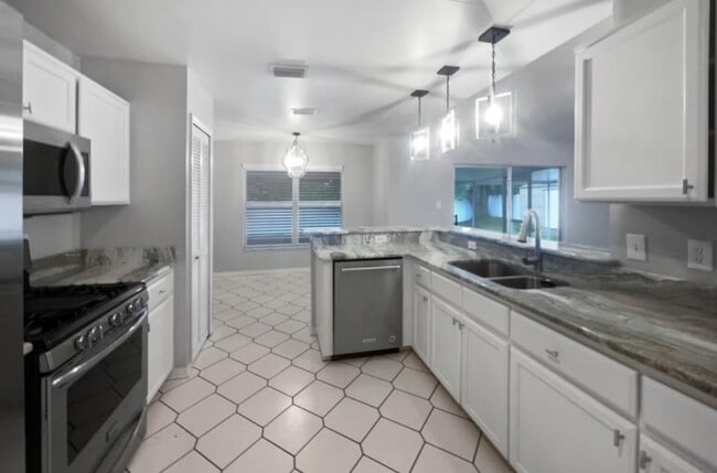 Building Photo - 18812 Lake Orienta Ct