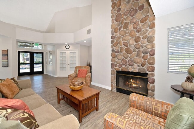 Building Photo - Forest Glen