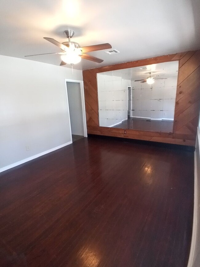 Building Photo - 1817 Breckenridge Dr