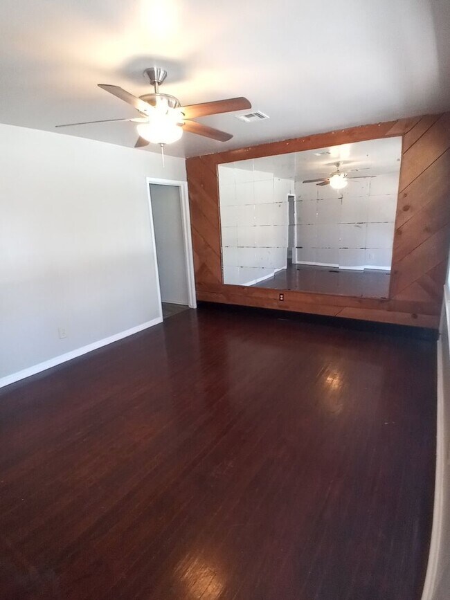 Foto del edificio - 1817 Breckenridge Dr