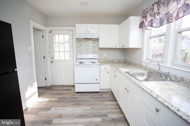 Building Photo - 402 Cinnaminson Ave