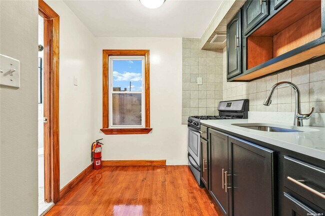 Foto del edificio - 115-24 120th St