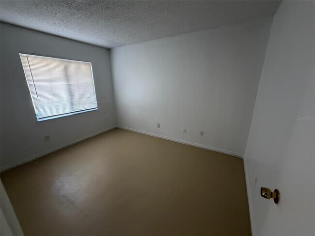 Foto del edificio - 2714 Adela Ave