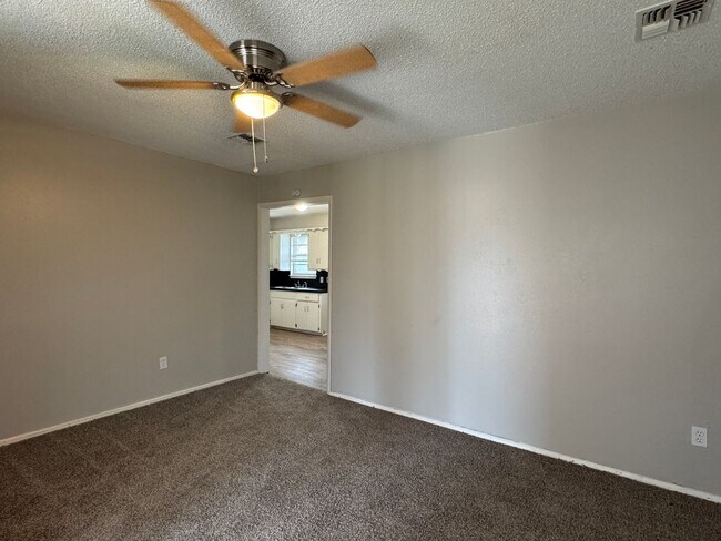Building Photo - 3310 SW Salinas Dr