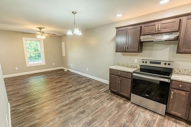 Building Photo - Eastern Eight- Bristol, VA- SFH