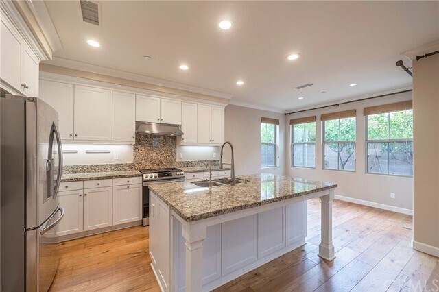 Building Photo - 104 Pendant