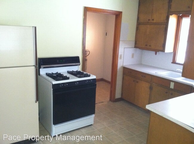 Building Photo - 2 br, 1 bath House - 104 B South Western St.