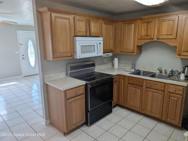 Foto del edificio - 900 Camphor Way