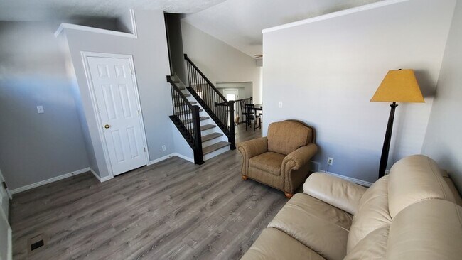 Building Photo - 1270 E 3075 N