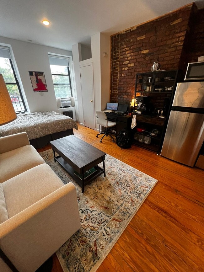 Interior Photo - 203 Chrystie Street