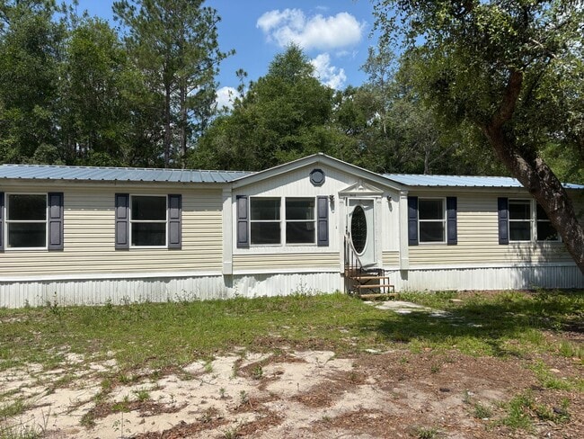 3 bed 2 bath single family home in quiet area - 3 bed 2 bath single family home in quiet area