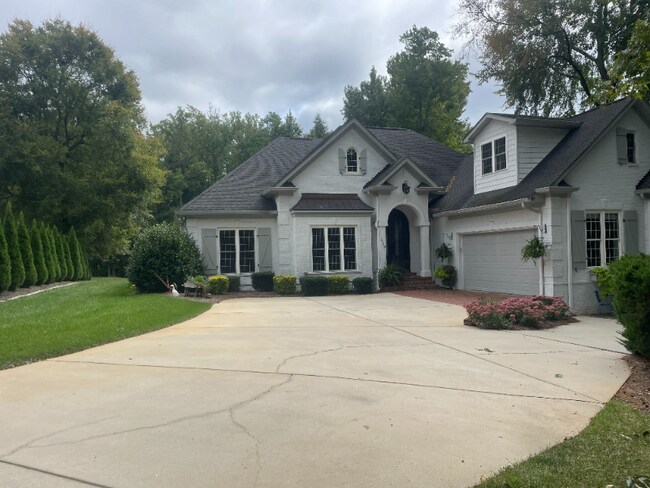 Building Photo - 119 Cabana Dr