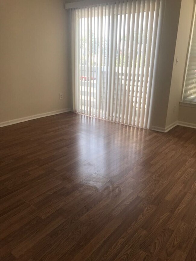 Foto del edificio - 9617 Vinca Cir