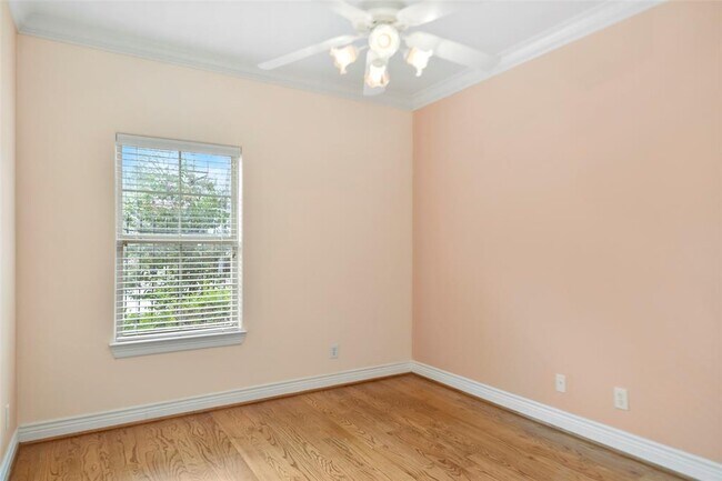Building Photo - 4501 Crawford St