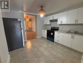 Building Photo - 505 Oakwood Ave