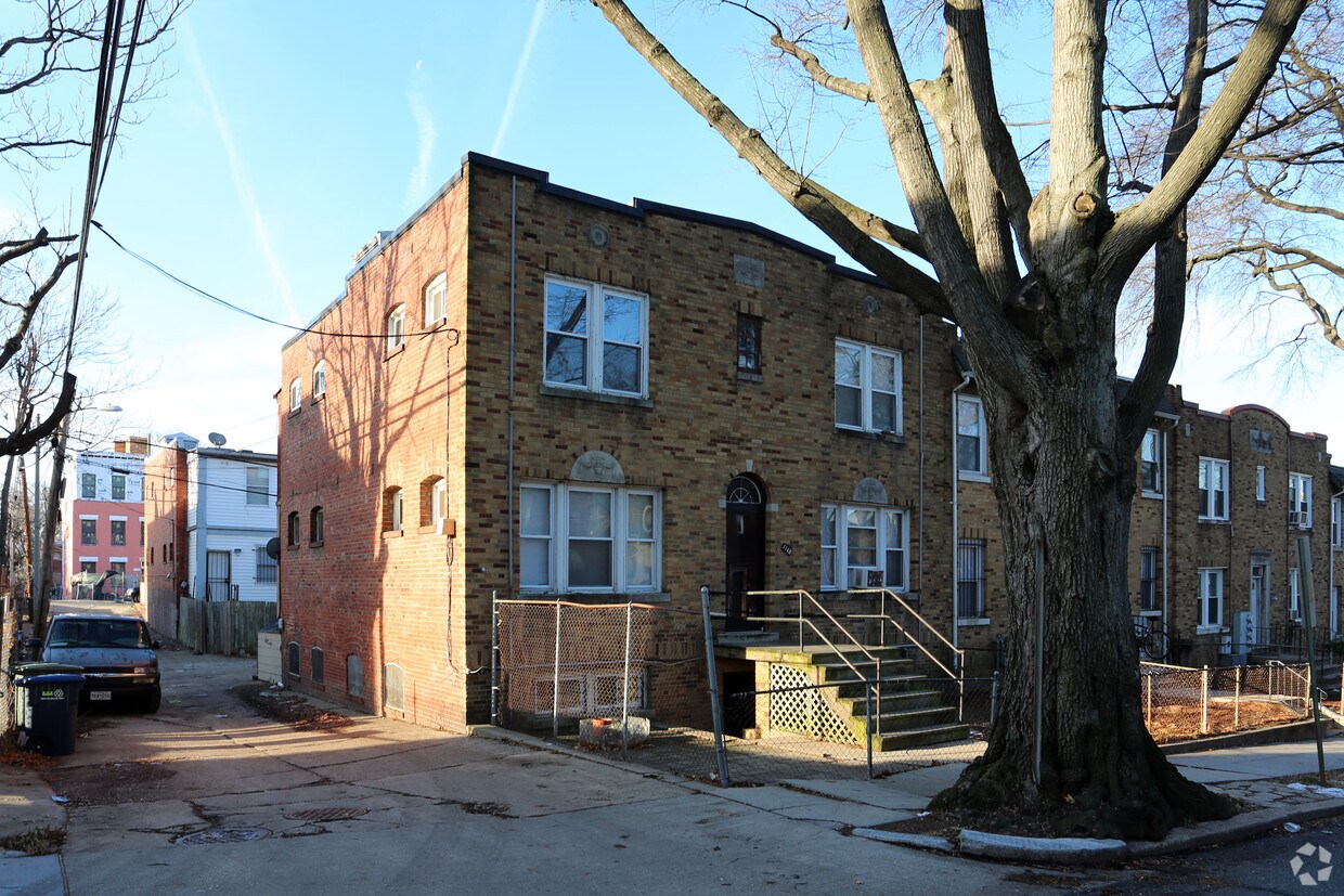 Primary Photo - 1149 Owen Pl NE