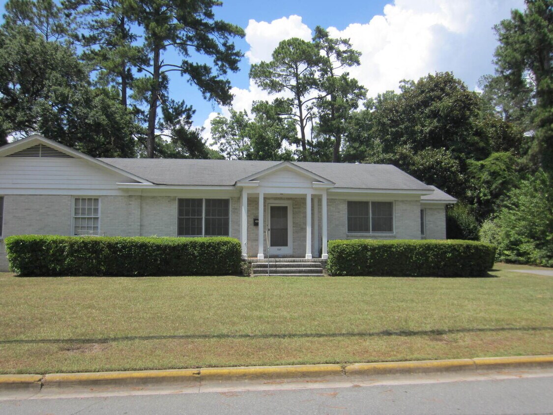 302 E College St, Valdosta, GA 31602 House Rental in Valdosta, GA