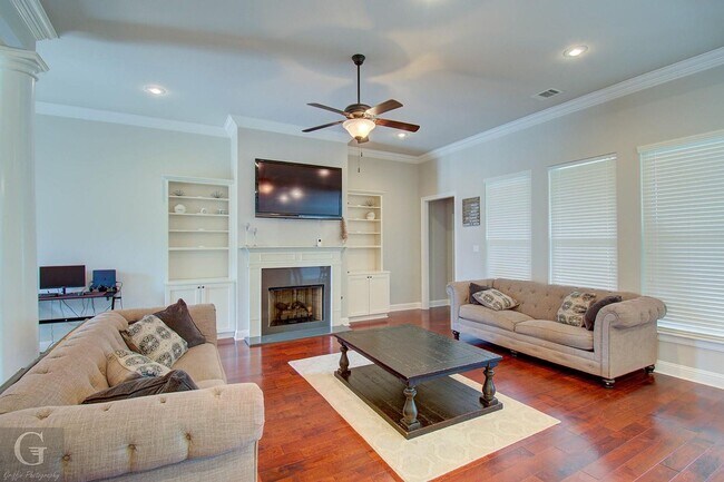 Building Photo - Turtle Creek Subdivision