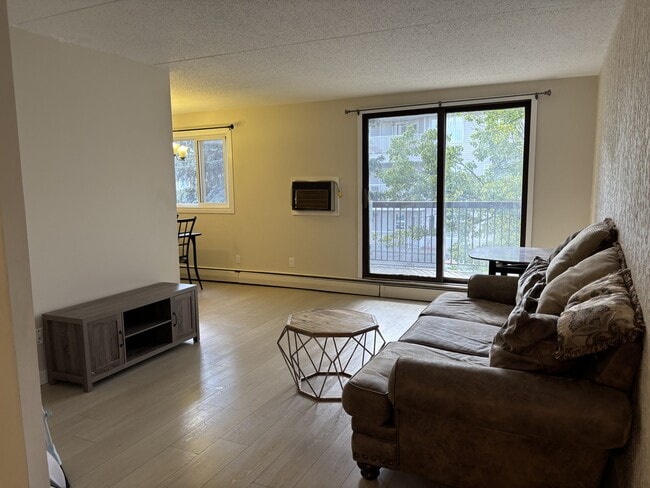 Building Photo - 18 Schemmer Bay