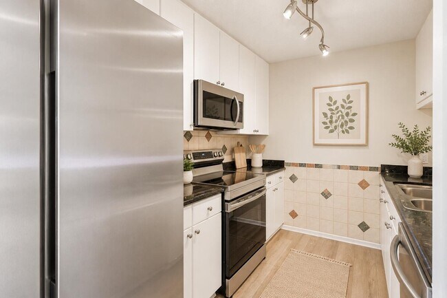 Building Photo - 6905 69th Way