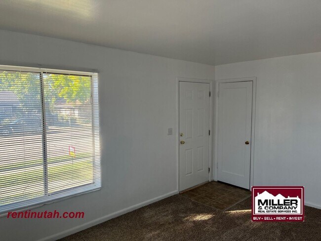 Foto del edificio - Cute 2 bedroom Duplex For Rent!!