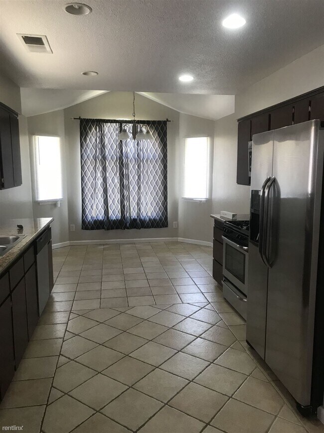 Building Photo - 3 br, 2 bath House - 1460 Erin Way