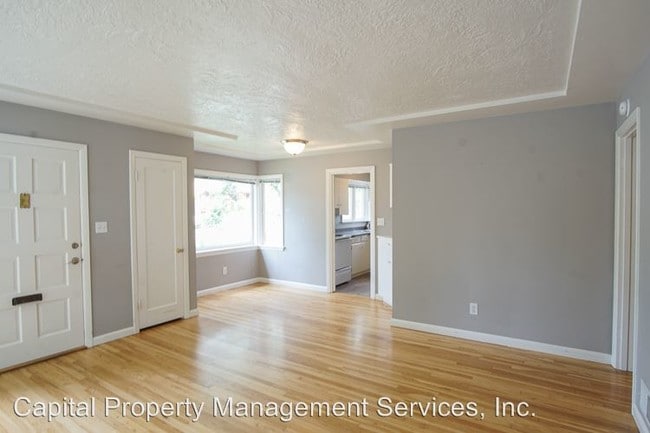 Building Photo - 1715 SE Claybourne St