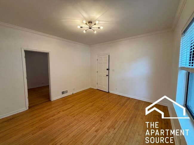Building Photo - 3138 W Schubert Ave
