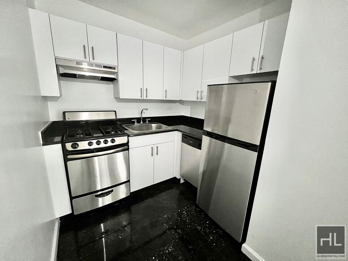 Primary Photo - E 16 ST