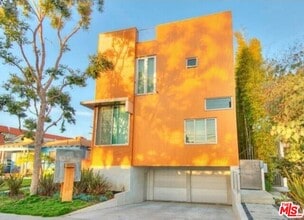 Building Photo - 2452 Penmar Ave