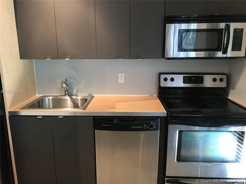 Building Photo - 6835 Rue Versailles Dr