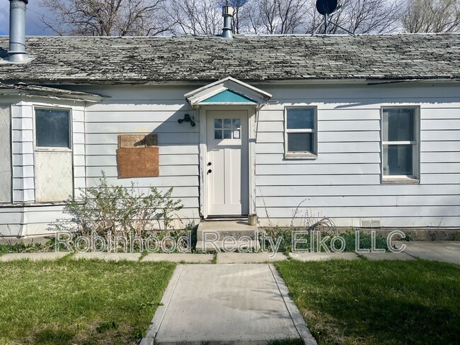 Building Photo - 533 8th St