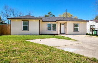 Building Photo - 8150 Herschelwood St