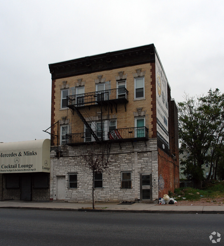 Foto del edificio - 572 Springfield Ave