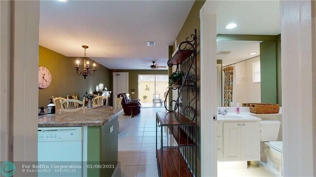 Building Photo - 174 Soriano Dr
