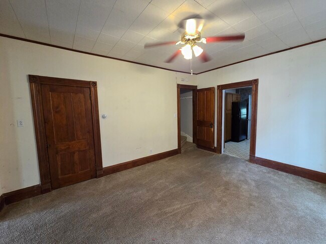 Building Photo - 721 Avenue D