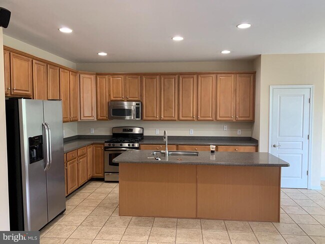 Building Photo - 80 Calder Way