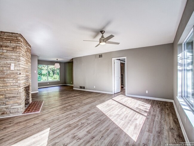 Building Photo - 413 Garraty Rd